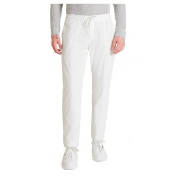 Pantaloni regular fit cu talie medie si snur -