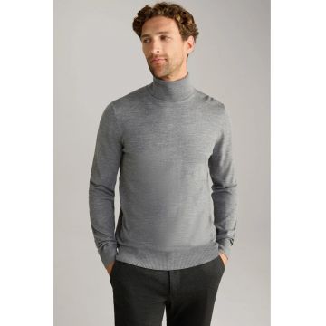 Bluza cu guler inalt cu croi modern