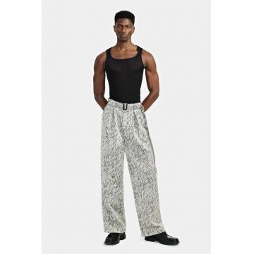 Pantaloni largi cu curea in talie