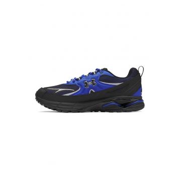 Pantofi sport cu aspect contrastant