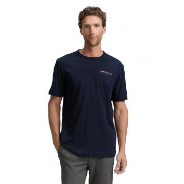 Tricou regular fit cu decolteu la baza gatului