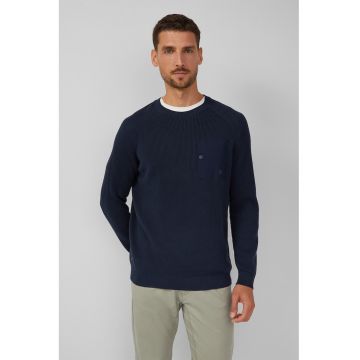 Pulover cu decolteu la baza gatului si maneci raglan