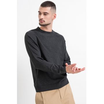 Pulover cu maneci raglan