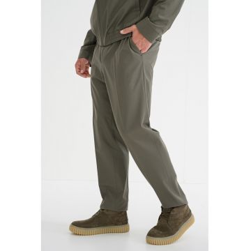 Pantaloni relaxed fit cu talie medie