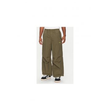Pantaloni cu croiala ampla si talie elastica