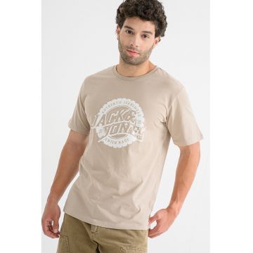 Tricou cu imprimeu logo si decolteu la baza gatului