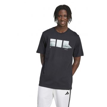 Tricou cu decolteu la baza gatului si imprimeu foto Tricou cu decolteu la baza gatului si imprimeu foto