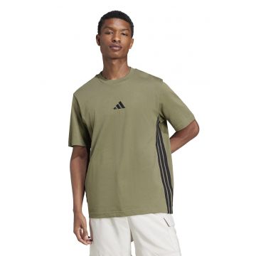 Tricou din bumbac cu decolteu la baza gatului si logo
