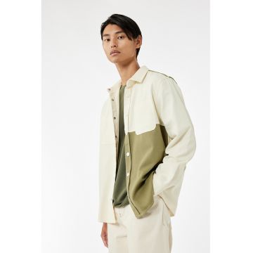 Camasa cu buzunare pe piept si model colorblock