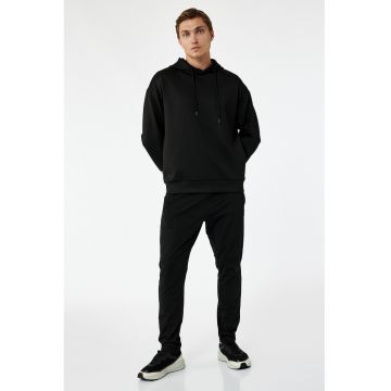 Pantaloni regular fit de trening cu snururi