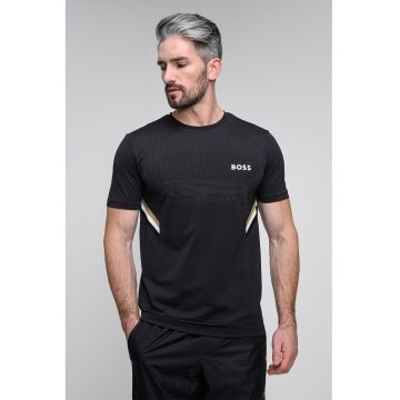 Tricou cu accente in dungi