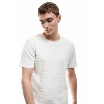 Tricou din bumbac cu decolteu la baza gatului