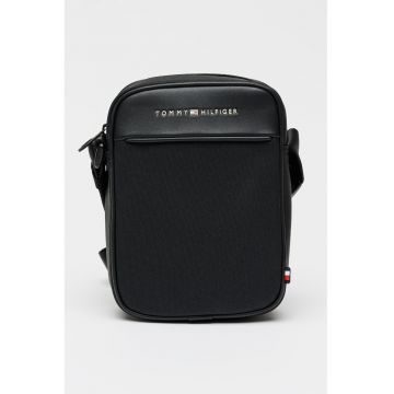 Geanta crossbody cu bareta ajustabila Geanta crossbody cu bareta ajustabila