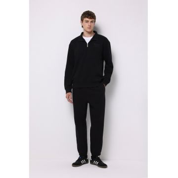 Pantaloni de trening cu model uni si snur de ajustare Pantaloni de trening cu model uni si snur de ajustare