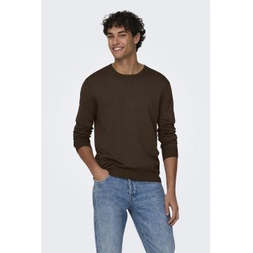 Pulover cu decolteu la baza gatului Pulover cu decolteu la baza gatului