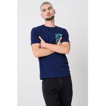 Tricou de bumbac organic cu logo pe piept Tricou de bumbac organic cu logo pe piept