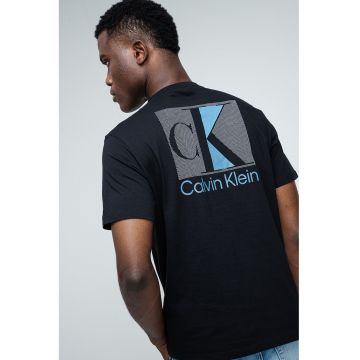 Tricou din bumbac cu decolteu la baza gatului Tricou din bumbac cu decolteu la baza gatului