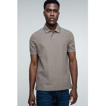 Tricou polo cu fenta cu nasturi Tricou polo cu fenta cu nasturi