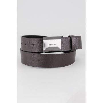 Curea din piele cu catarama cu logo gravat Curea din piele cu catarama cu logo gravat
