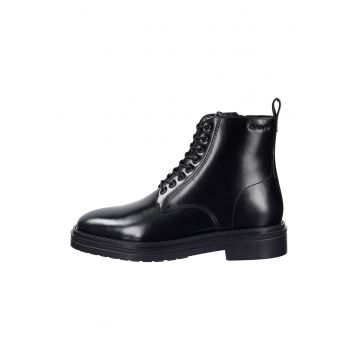 Ghete din piele Boggar