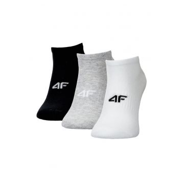 Sosete Barbati  Ankle (Set 3 Perechi) - Fara Cusaturi - Bumbac Elastic - Marimi 39-46 - SPORTSTYLE Sosete Barbati  Ankle (Set 3 Perechi) - Fara Cusaturi - Bumbac Elastic - Marimi 39-46 - SPORTSTYLE