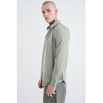 Camasa din amestec de bumbac cu model uni si guler ascutit - Verde fistic