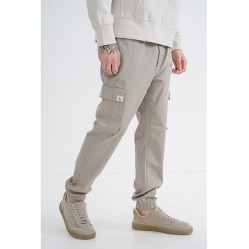 Pantaloni cargo din amestec de bumbac cu talie elastica Pantaloni cargo din amestec de bumbac cu talie elastica