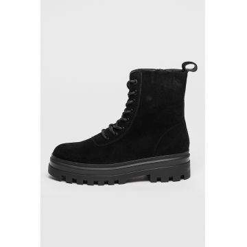 Bocanci din piele intoarsa Bocanci din piele intoarsa