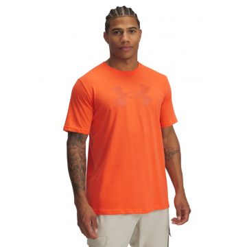 Tricou cu decolteu la baza gatului si imprimeu logo