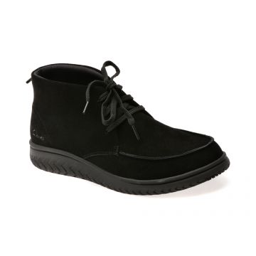 Ghete CLARKS negre, RELAX LITE MOC, din piele intoarsa Ghete CLARKS negre, RELAX LITE MOC, din piele intoarsa