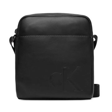 Geantă crossbody bărbați Calvin Klein neagră cu logo frontal 3100BGEA3248N Geantă crossbody bărbați Calvin Klein neagră cu logo frontal 3100BGEA3248N