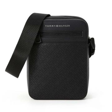 Geantă crossbody bărbați Tommy Hilfiger neagră 3420BGEA3836N Geantă crossbody bărbați Tommy Hilfiger neagră 3420BGEA3836N