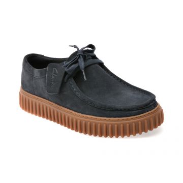 Mocasini CLARKS bleumarin, TORHILL LO, din piele intoarsa Mocasini CLARKS bleumarin, TORHILL LO, din piele intoarsa