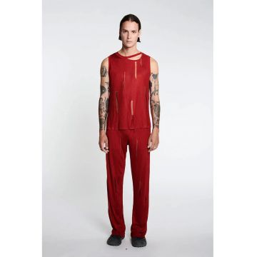 Maiou din tricot cu transparenta discreta nervurata si decupaj la baza gatului - Rosu