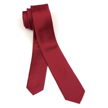Cravata slim burgundy din matase cu textura diagonala