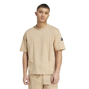 Tricou cu decolteu la baza gatului si detaliu cu logo pe maneci - Negru/Maro camel