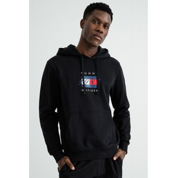 Hanorac cu imprimeu logo - snur si buzunar kangaroo - Negru