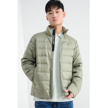 Jacheta usoara cu umplutura de puf si detaliu cu logo discret - Verde sparanghel