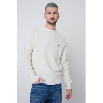 Pulover tricotat cu aplicatie logo discreta - Alb