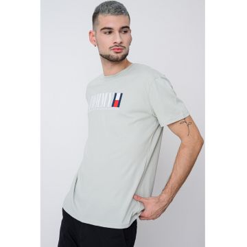 Tricou cu imprimeu logo si decolteu la baza gatului - Verde pal