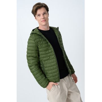 Geaca matlasata cu gluga - Kaki inchis