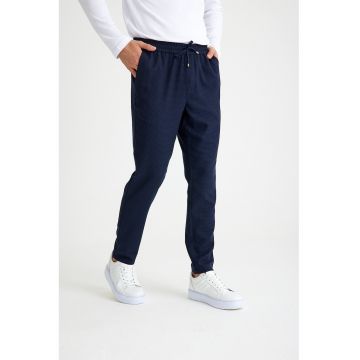 Pantaloni cu model houndstooth si snur in talie - Bleumarin