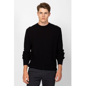 Pulover uni tricotat fin cu decolteu la baza gatului - Negru