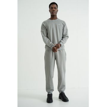 Trening cu decolteu la baza gatului - Grej