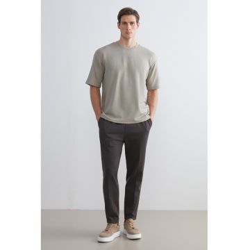 Pantaloni cu snur si pliuri - Maro