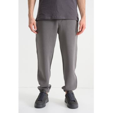 Pantaloni relaxed fit de trening cu snur in talie - Gri inchis