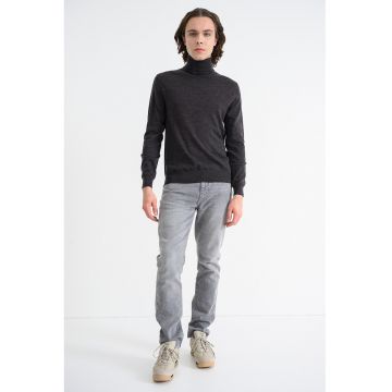 Pulover de lana virgina cu guler inalt - Maro melange