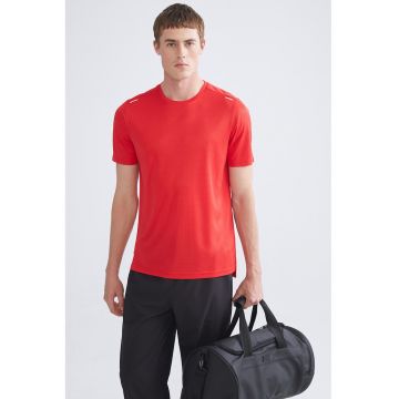 Tricou slim fit cu decolteu la baza gatului - Rosu vermillion
