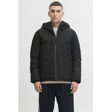 Geaca cu vatelina subtire si finisaj rezistent la apa - Negru