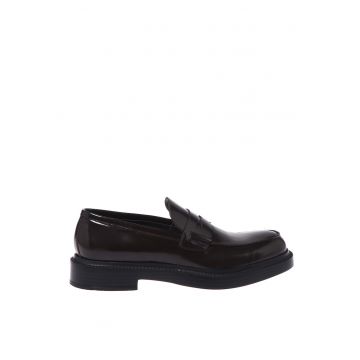 Pantofi loafer din piele cu aspect lacuit - Maro inchis